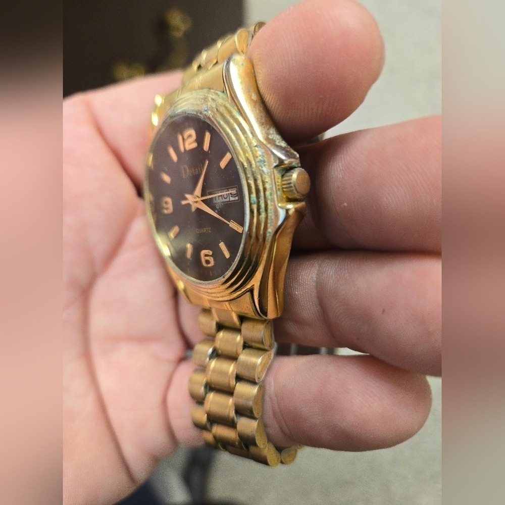 Vintage Detail Watch Quartz Japan MovtHas Some wear. New battery - Picture 2 of 5